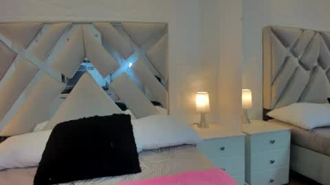 Snapshot of raquel_moore chatting on 03/04/25, 08:24 Raquel Moore online show from 03/04/25, 08:24