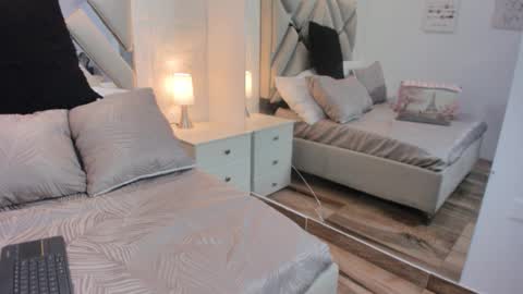 Snapshot of raquel_moore chatting on 09/14/25, 05:34 Raquel Moore online show from 09/14/25, 05:34