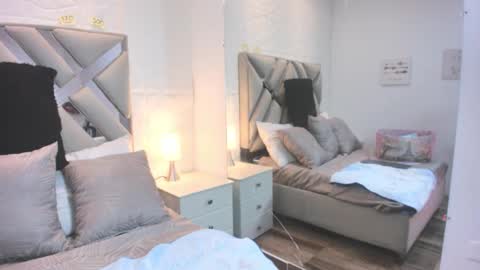 Snapshot of raquel_moore chatting on 09/17/25, 11:45 Raquel Moore online show from 09/17/25, 11:45