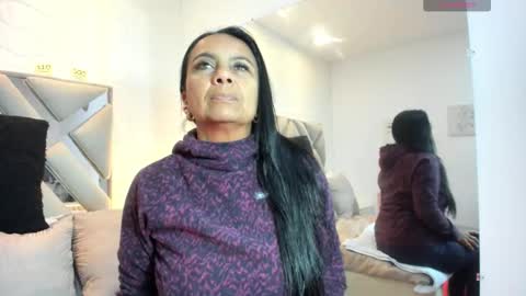 Snapshot of raquel_moore chatting on 09/19/25, 11:11 Raquel Moore online show from 09/19/25, 11:11