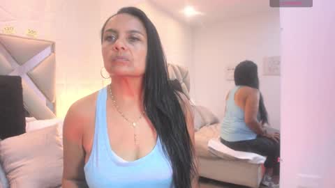 Snapshot of raquel_moore chatting on 09/30/25, 11:48 Raquel Moore online show from 09/30/25, 11:48