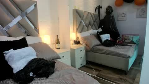 Snapshot of raquel_moore chatting on 10/29/25, 11:56 Raquel Moore online show from 10/29/25, 11:56