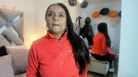 Snapshot of raquel_moore chatting on 11/04/25, 11:42 Raquel Moore online show from 11/04/25, 11:42