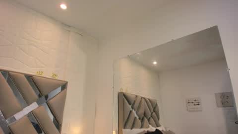 Snapshot of raquel_moore chatting on 11/27/25, 01:35 Raquel Moore online show from 11/27/25, 01:35