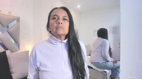 Snapshot of raquel_moore chatting on 11/29/25, 11:35 Raquel Moore online show from 11/29/25, 11:35