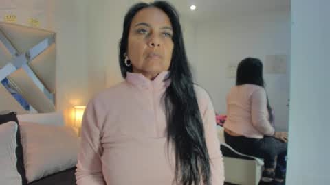 Snapshot of raquel_moore chatting on 12/03/25, 11:30 Raquel Moore online show from 12/03/25, 11:30