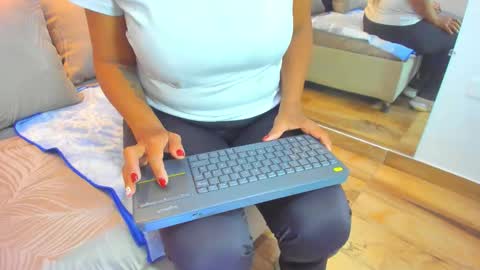 Snapshot of raquel_moore chatting on 12/15/25, 12:53 Raquel Moore online show from 12/15/25, 12:53