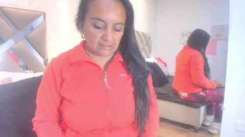 Raquel Moore  online show from 03/24/26, 12:21