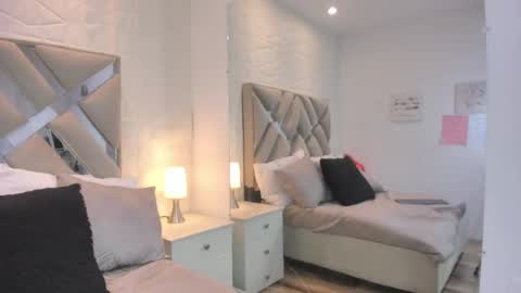 Raquel Moore  online show from 04/23/26, 12:34