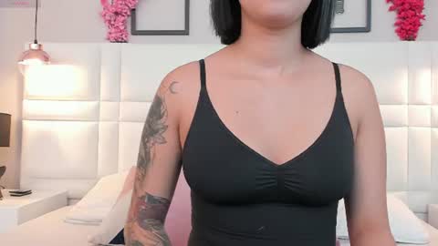 Snapshot of raquelhyde_ chatting on 07/20/26, 07:27 raquel Hyde online show from 07/20/26, 07:27