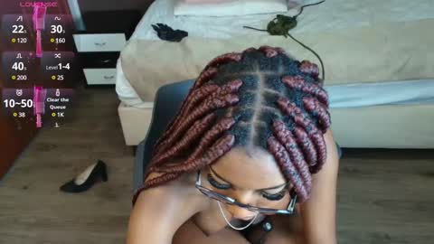 Raquel online show from 02/12/25, 05:37