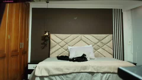 Raquel online show from 02/25/25, 11:41