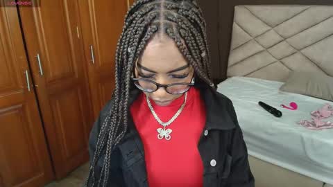 Raquel online show from 09/16/25, 12:06