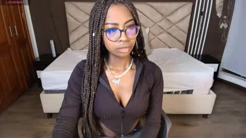 Raquel online show from 11/29/25, 11:57