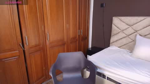 Snapshot of raqueljones_ chatting on 01/10/26, 12:07 Raquel online show from 01/10/26, 12:07