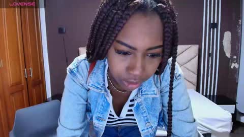 Snapshot of raqueljones_ chatting on 01/17/26, 11:48 Raquel online show from 01/17/26, 11:48