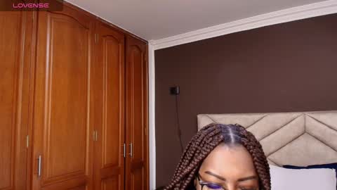 Snapshot of raqueljones_ chatting on 01/18/26, 11:36 Raquel online show from 01/18/26, 11:36