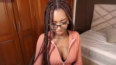 Snapshot of raqueljones_ chatting on 02/01/26, 12:04 Raquel online show from 02/01/26, 12:04