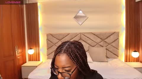 Snapshot of raqueljones_ chatting on 02/27/26, 12:16 Raquel online show from 02/27/26, 12:16