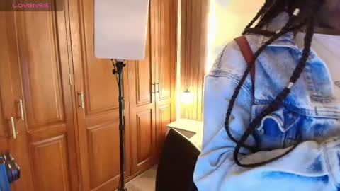 Snapshot of raqueljones_ chatting on 06/24/26, 12:04 Raquel online show from 06/24/26, 12:04