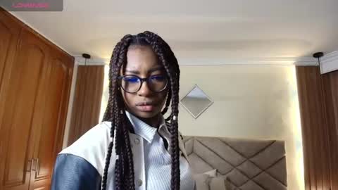 Snapshot of raqueljones_ chatting on 06/25/26, 12:20 Raquel online show from 06/25/26, 12:20