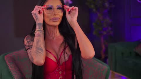 Raquelle online show from 12/27/24, 07:03