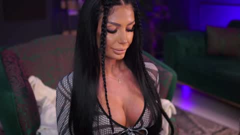 Raquelle online show from 12/28/24, 07:11