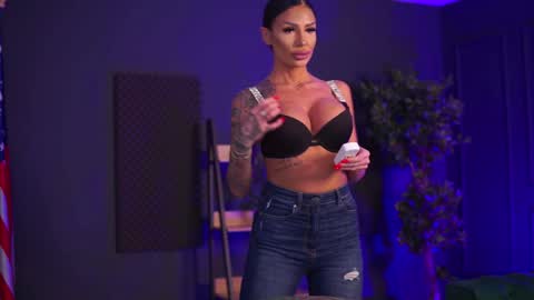 Raquelle online show from 01/23/25, 06:45