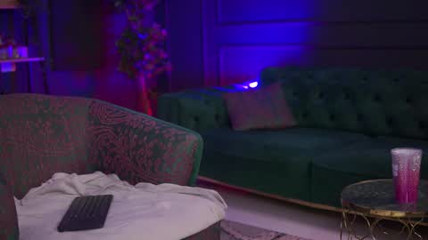 Raquelle online show from 02/05/25, 07:53