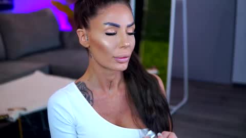 Raquelle online show from 02/05/26, 10:31