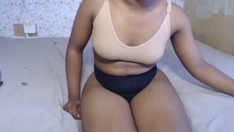 rarepetite online show from 12/15/25, 07:12