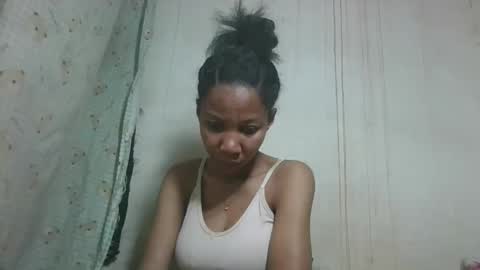 Snapshot of rasoanetteee chatting on 09/25/25, 07:06 rasoanetteee online show from 09/25/25, 07:06