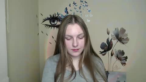 Snapshot of raspberry0101 chatting on 12/18/24, 01:05 raspberry0101 online show from 12/18/24, 01:05