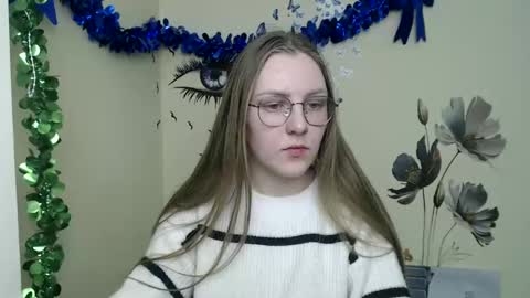 Snapshot of raspberry0101 chatting on 12/26/24, 01:43 raspberry0101 online show from 12/26/24, 01:43