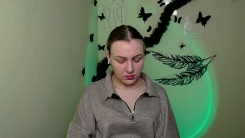 Snapshot of raspberry0101 chatting on 01/26/25, 01:25 raspberry0101 online show from 01/26/25, 01:25