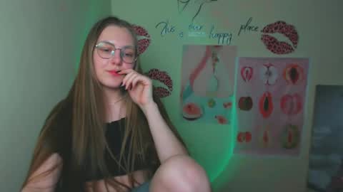 Snapshot of raspberry0101 chatting on 02/14/25, 04:26 raspberry0101 online show from 02/14/25, 04:26