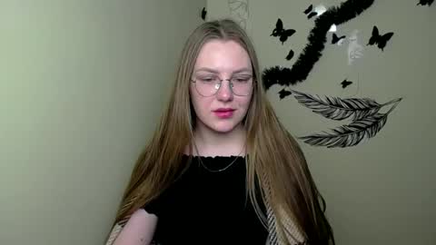 Snapshot of raspberry0101 chatting on 02/24/25, 01:13 raspberry0101 online show from 02/24/25, 01:13