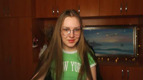 Snapshot of raspberry0101 chatting on 02/25/25, 04:42 raspberry0101 online show from 02/25/25, 04:42