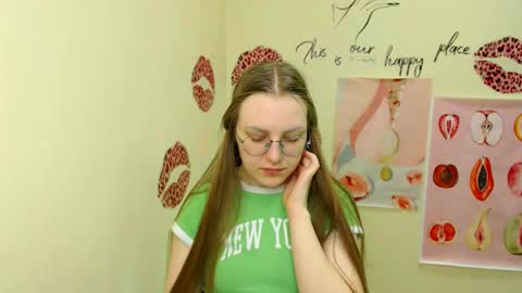 Snapshot of raspberry0101 chatting on 03/11/25, 04:40 raspberry0101 online show from 03/11/25, 04:40