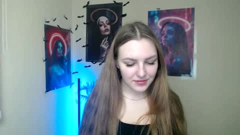 Snapshot of raspberry0101 chatting on 11/21/25, 01:32 raspberry0101 online show from 11/21/25, 01:32