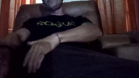 Snapshot of raspines chatting on 10/16/25, 07:20 Raspiness Cam online show from 10/16/25, 07:20