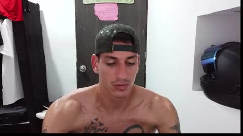 Snapshot of raul240335 chatting on 06/18/26, 01:06 Raul online show from 06/18/26, 01:06