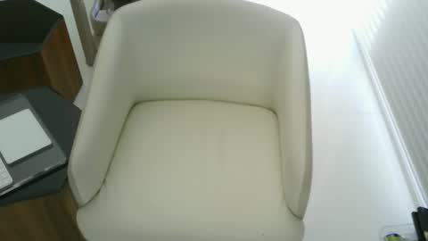 Snapshot of raulmartinez8888 chatting on 05/08/26, 01:38 RM online show from 05/08/26, 01:38