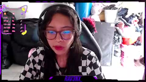 Snapshot of rav3nx_ chatting on 06/25/26, 07:18 online show from 06/25/26, 07:18