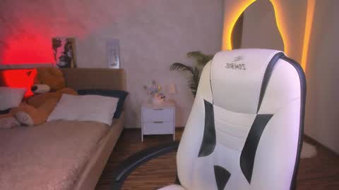 Raven online show from 04/21/26, 01:50