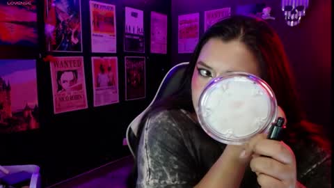 Snapshot of raven_darkk chatting on 04/28/26, 10:04 Raven online show from 04/28/26, 10:04