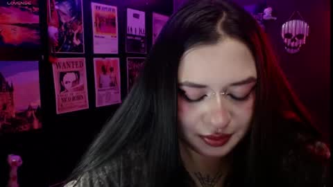 Snapshot of raven_darkk chatting on 05/14/26, 09:54 Raven online show from 05/14/26, 09:54