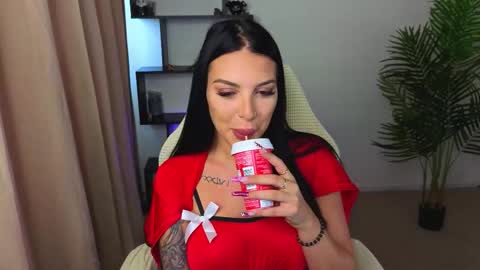 raven_inkk online show from 10/31/25, 10:49