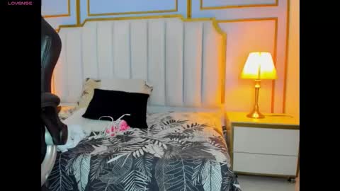 raven_jade_ online show from 09/17/25, 03:30