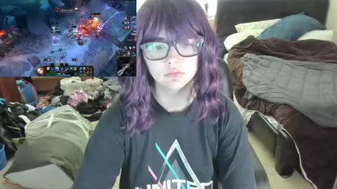 Snapshot of raven_moore_ chatting on 10/07/25, 09:12 raven_moore_ online show from 10/07/25, 09:12